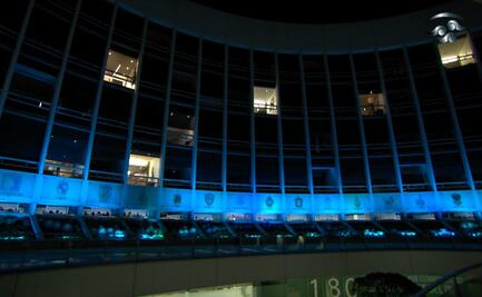 Iluminan Senado de azul turquesa por Día Internacional de lenguaje de señas