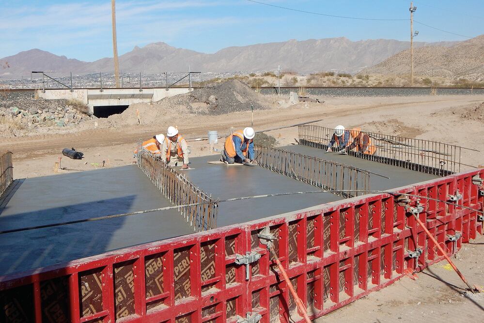 Un supervisor dice que, al caer la noche, en el lado mexicano se roban hasta mil dólares en material (LUIS FIERRO )