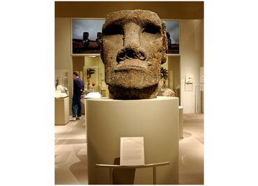 Chile ratifica compromiso para recuperar moai