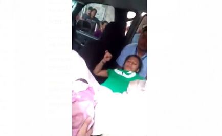 Mujer da a luz afuera de hospital de Tabasco