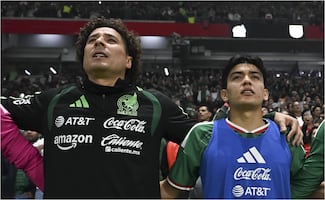 Guillermo Ochoa toma con humor los memes de “Don Memo” y advierte a Gil Mora