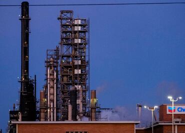 EU pone fin a licencia de Chevron en Venezuela; le da un mes para salir del país sudamericano