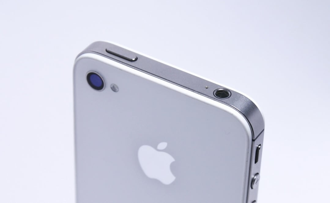 Revisa de manera periódica las apps que tienen permiso para utilizar el micrófono. Foto: Unsplash