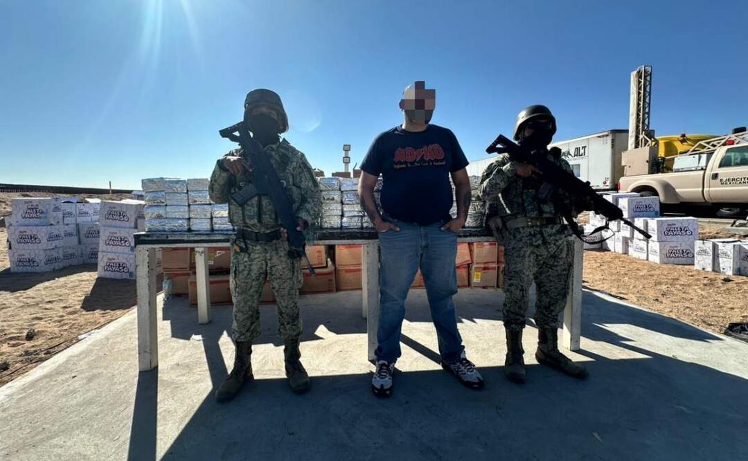 El detenido fue identificado como Israel “N”, quien conducía un tractocamión con más de 500 kilos de cocaína en Sonora (07/06/2025). Foto: Mesa de Seguridad Sonora