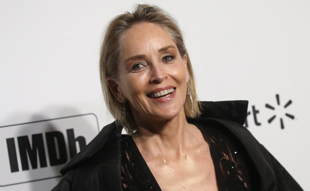  La estrella de "Bajos instintos", Sharon Stone, sufrió un derrame cerebral en 2001. En una entrevista con "Elle" recordó que medio rostro se le derrumbó y se sometió a terapias para recuperarse. Dijo que hay cosas de su vida que ha olvidado y, otras, cuesta trabajo traer a la memoria.Foto: AFP/ Michael Tran/ El Universal archivo 