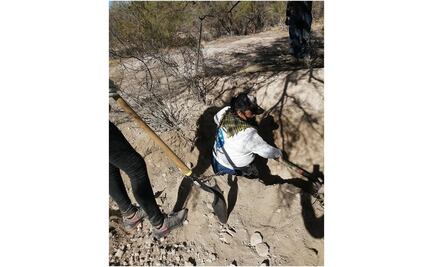 Colectivo Buscadoras por la Paz encuentra 14 cadáveres en faldas de un cerro, en Hermosillo