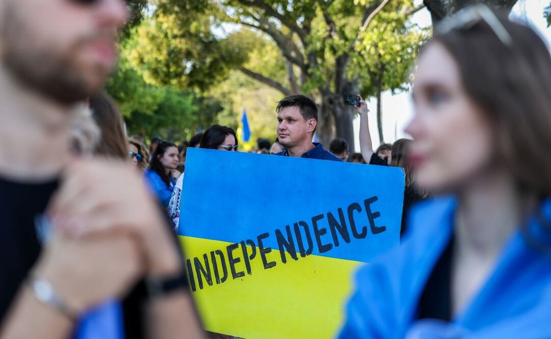 Ucranianos asisten a una manifestación para conmemorar el Día de la Independencia de Ucrania bajo el lema "Apoya a Ucrania. Lucha como un ucraniano" en Lisboa, Portugal, el 24 de agosto de 2025. Los ucranianos conmemoran el 34.º aniversario de su independencia de la Unión Soviética en 1991. Foto: EFE