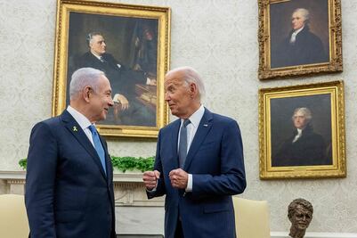 Biden avisa a Israel que EU no apoyará un ataque a instalaciones nucleares en Irán; el G7 analiza respuesta israelí