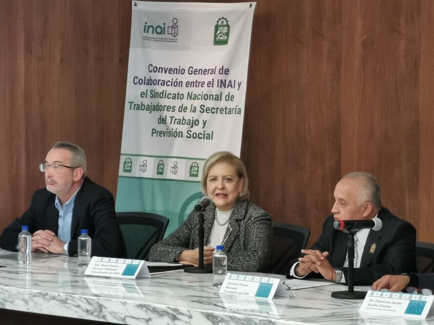 Comisionada del Inai, Patricia Kurczyn, en la firma de convenio con el Sindicato Nacional de Trabajadores de la Secretaría del Trabajo y Previsión Social / Tomada de Twitter @mpkv_inai