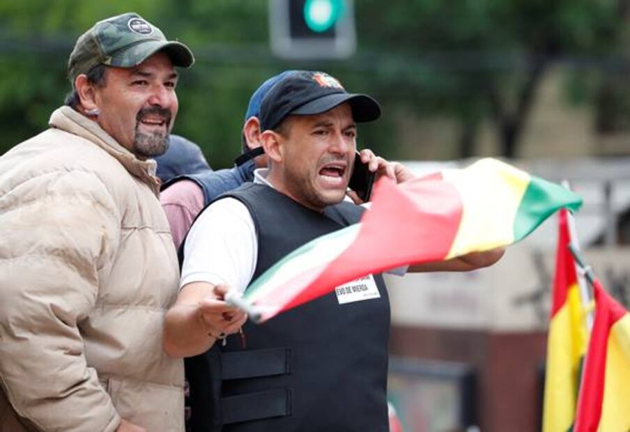 Festejan en las calles de Bolivia la renuncia de Evo Morales
