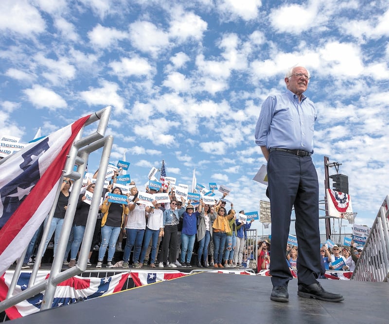El precandidato demócrata Bernie Sanders, ayer en Santa Ana, California. Foto: DAVID MCNEW. AFP