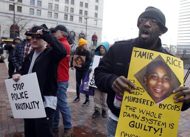 Destituyen a policía de Cleveland que mató a niño afroamericano en 2014