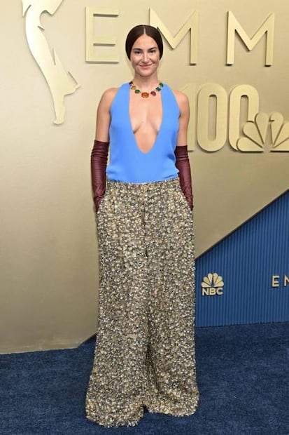 La actriz deslumbró con un look en tonos azules y dorados. Foto: AFP.