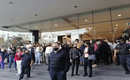 Pese a promesa de AMLO, Insabi dice que Gobierno de Oaxaca debe resolver despidos en sector Salud