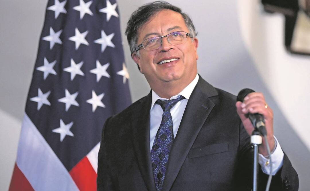 El presidente electo de Colombia, Gustavo Petro, durante una conferencia de prensa el pasado 22 de julio en Bogotá. A Petro le llueven críticas por su plan con el narco. Foto: Raúl Arboleda/ AFP.