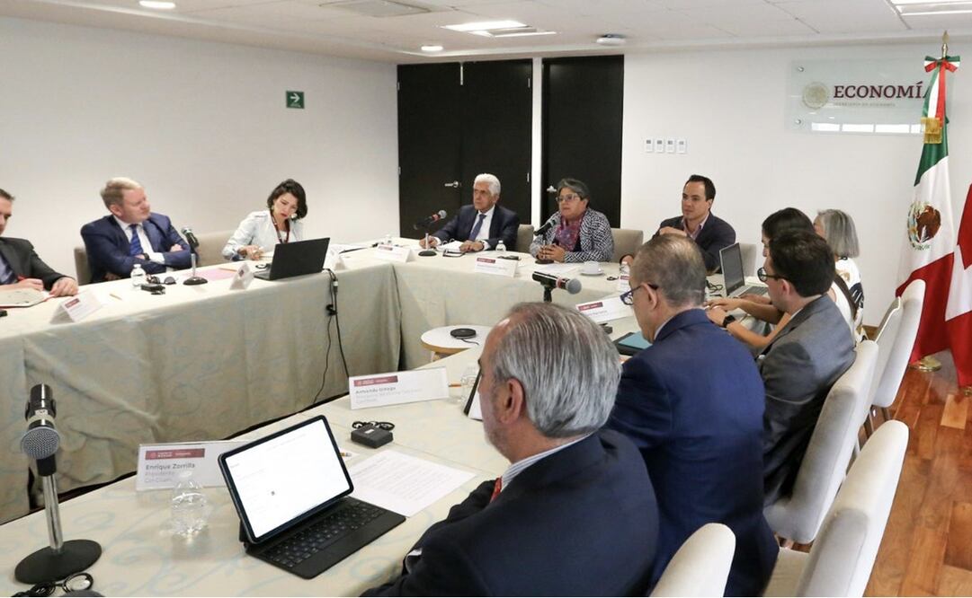 Representantes de empresas mineras canadienses. Foto: Especial