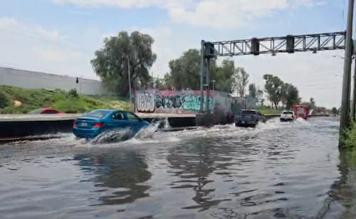 Tras lluvias de ayer, amanece inundada avenida Gran Canal en la GAM; encharcamientos impiden tránsito