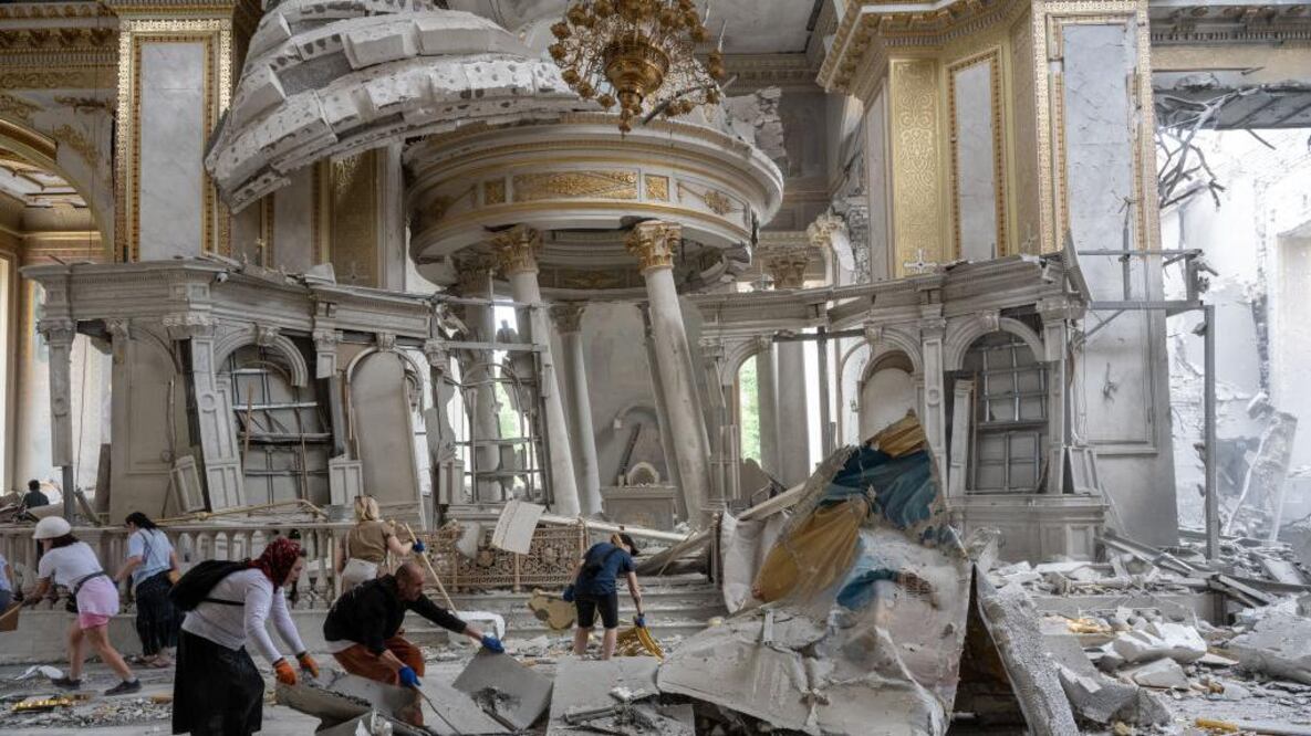 Guerra de Ucrania: los ataques rusos en Odesa destruyen histórica catedral ortodoxa