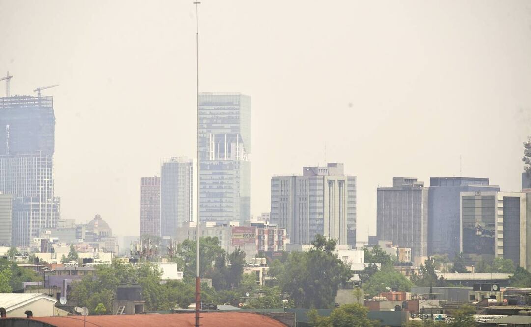 En menos de 24 horas se activó de nuevo la Fase 1 de contingencia en el Valle de México, debido a un sistema de alta presión que seguirá durante todo mayo. Foto: Germán Espinosa EL UNIVERSAL