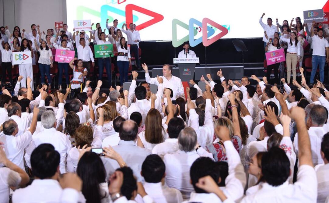 Los integrantes del partido festejaron el inicio de campaña con el discurso de José Antonio Meade en vivo desde Mérida, Yucatán. Foto: PRI_Nacional