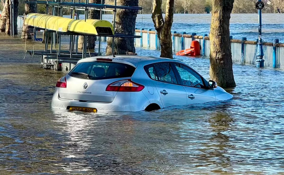 Condusef explica que hay dos tipos de seguros que protegen un auto de inundaciones. Foto: Unsplash