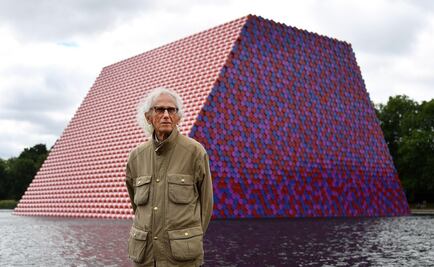 La obra de arte que Christo hizo con 7 mil 506 barriles