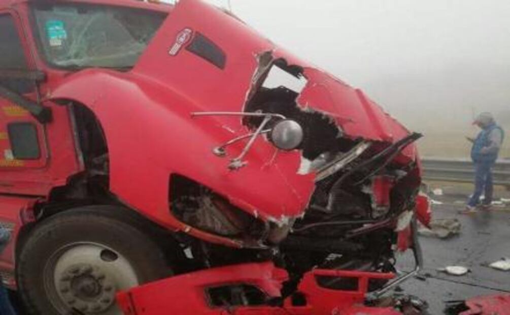 Muere prensado tras carambola en la autopista México-Veracruz 