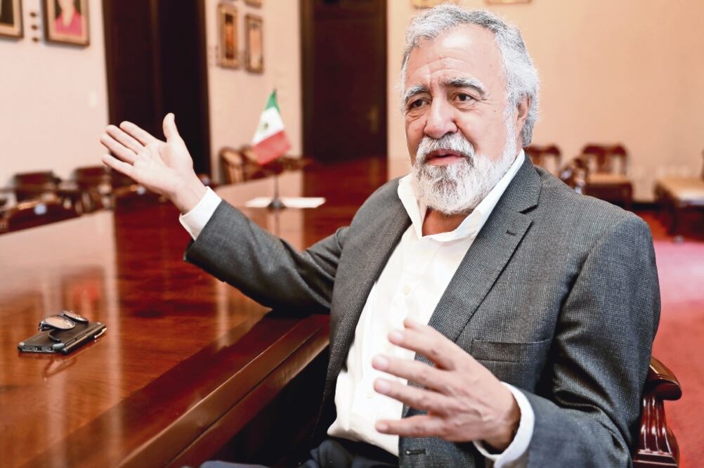 Alejandro Encinas Presidente de la Mesa Directiva de la Asamblea Constituyente (JUAN BIOTES. EL UNIVERSAL)