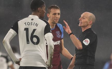 Amenazan de muerte a familia de árbitro en la Premier League