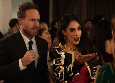 Dominika Paleta, Sandra Echeverría y Gaby Espino intentan "rescatar" de la oscuridad a Erik Hayser