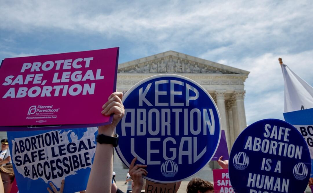 El 97% creen que fue un error que el Tribunal Supremo revocara en junio de 2022 la protección del derecho al aborto a nivel nacional. Foto: EFE