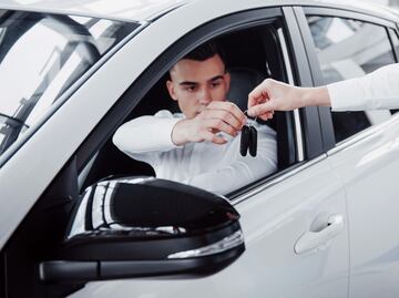 Cuánto se paga de impuestos al comprar un auto nuevo