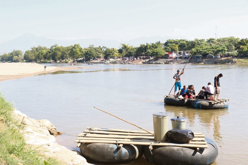 En un recorrido por los márgenes del río Suchiate, EL UNIVERSAL constató que no hay agentes migratorios o policías en la frontera con Guatemala. MARÍA DE JESÚS PETERS. EL UNIVERSAL