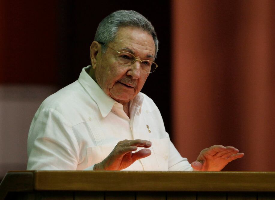 Raúl Castro envía "sentidas condolencias" a Lula por muerte de su esposa