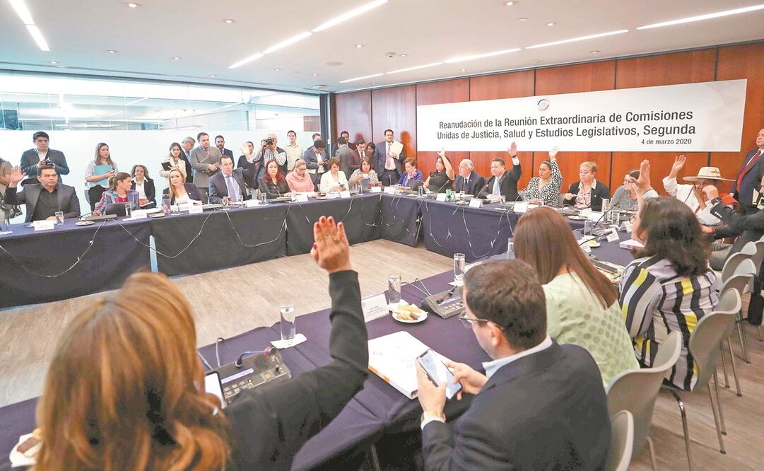 En el Senado de la República los legisladores de distintos partidos expusieron por más de dos horas sus argumentos a favor y en contra del proyecto de regulación de la marihuana. Foto: ESPECIAL