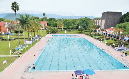 The IMSS could turn its three resorts into temporary hospitals