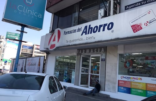 Maximiliano Leonardo Asturias, Founder of Farmacias del Ahorro, Dies at 96