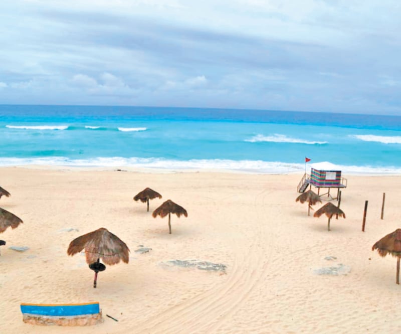 Autoridades desalojaron a los turistas que se encontraban hospedados en la zona hotelera. ISRAEL LEAL. EL UNIVERSAL