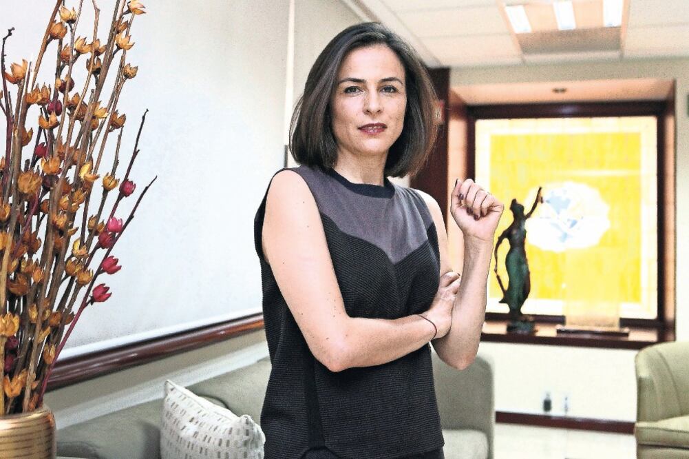 La presidenta de la Cofece, Alejandra Palacios, afirma que se actuará de manera legal ante los amparos por multas (ARCHIVO EL UNIVERSAL)