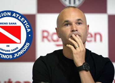 ¡Insólito! Andrés Iniesta podría jugar en la Liga de Argentina en el mismo equipo que jugó Maradona