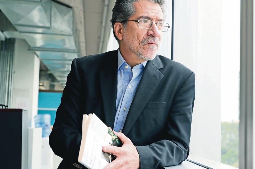 Rafael Pérez Gay escritor y editor. Su obra abarca novelas, cuentas y periodismo. (LUCÍA GODÍNEZ. EL UNIVERSAL)