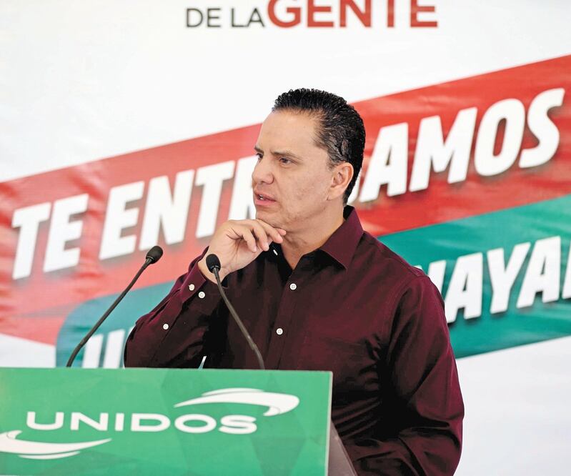Ordenan aprehender al exgobernador de Nayarit y a su hija