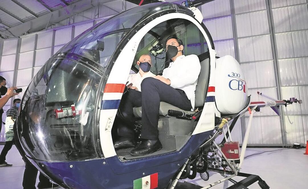 El gobernador Mauricio Vila Dosal realizó un recorrido por las áreas que comprenden la nueva heliescuela. Foto: Especial