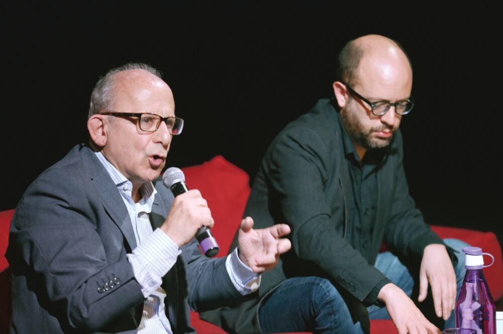 Diego Prieto, director del INAH, e Inti Muñoz, en la mesa de diálogo “Patrimonio Cultural Material”. Foto: JUAN CARLOS REYES. EL UNIVERSAL