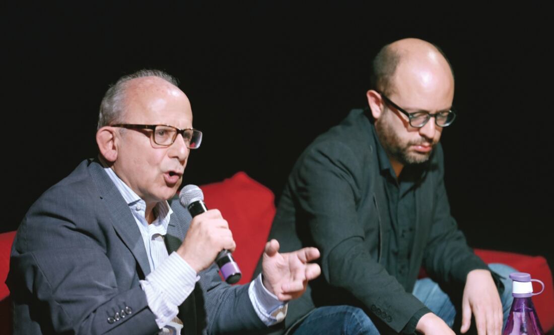 Diego Prieto, director del INAH, e Inti Muñoz, en la mesa de diálogo “Patrimonio Cultural Material”. Foto: JUAN CARLOS REYES. EL UNIVERSAL