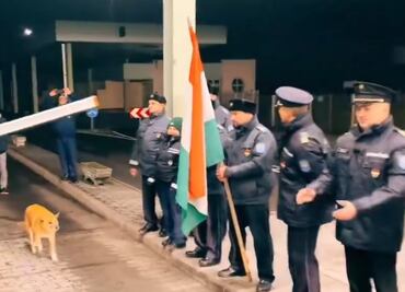 VIDEO: lomito se roba la atención al “inaugurar” espacio Schengen; Rumania y Bulgaria se unen oficialmente a la zona
