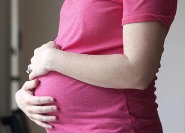 Uso de medicamento oral para tratar la depresión posparto es aprobado en EU por la FDA