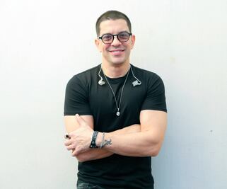 Yahir se levanta y supera miedo al teatro