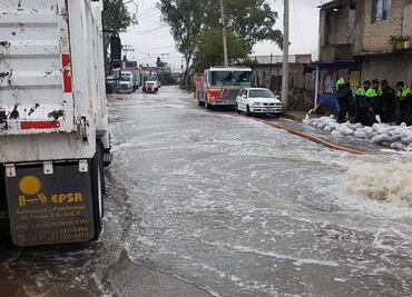 Laboran en inundaciones de Cuautitlán Izcalli