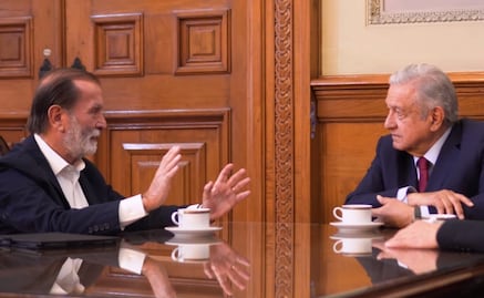 AMLO invita a ver documental "gratuito" que Epigmenio Ibarra hizo sobre el AIFA